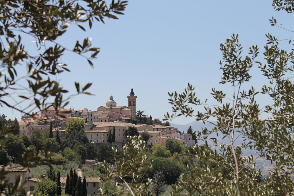 Residenza Sant'Emiliano Hotel Trevi Exterior photo